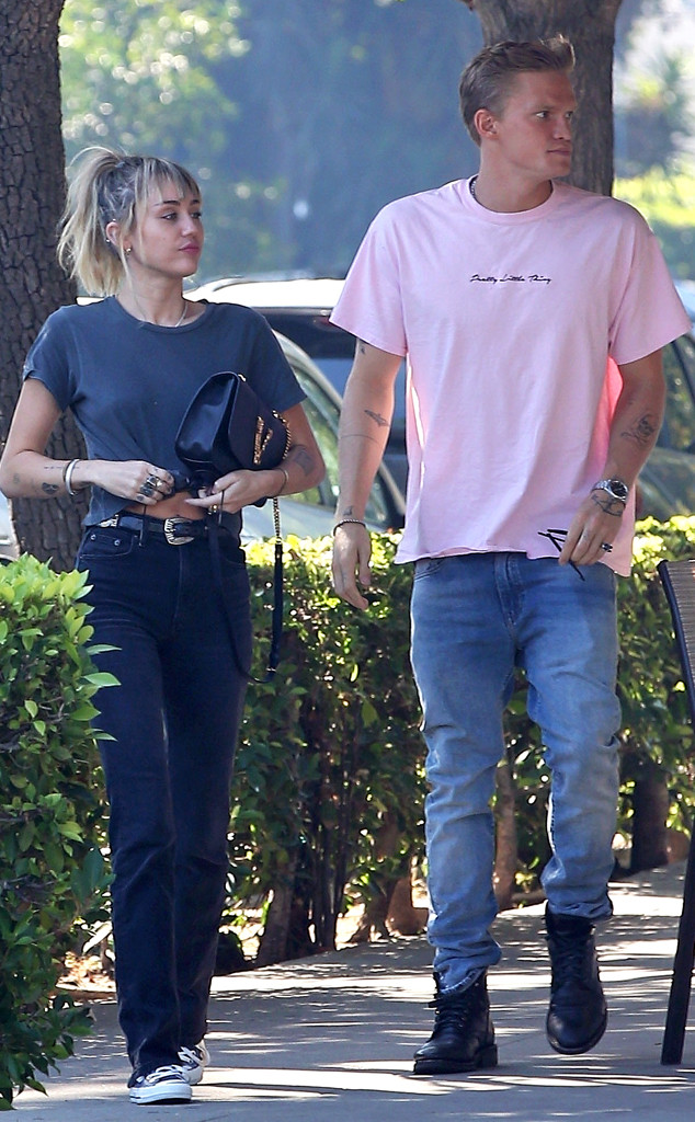 Miley Cyrus, Cody Simpson Miley Cyrus, Cody Simpson